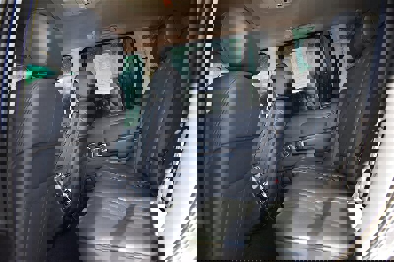 Used 2005 Land Rover Range Rover HSE image 41