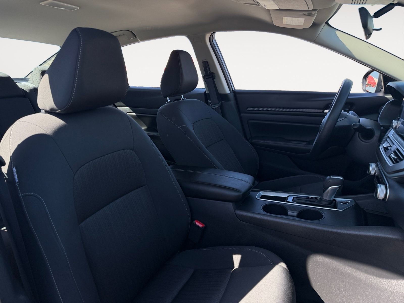 Used 2025 Nissan Altima 2.5 SV image 15