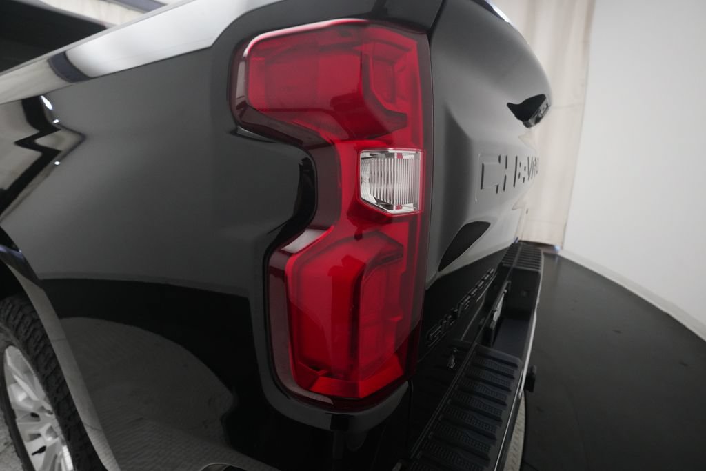 Used 2023 Chevrolet Silverado 1500 LTZ w/ LTZ Premium Package AWD/4WD image 31