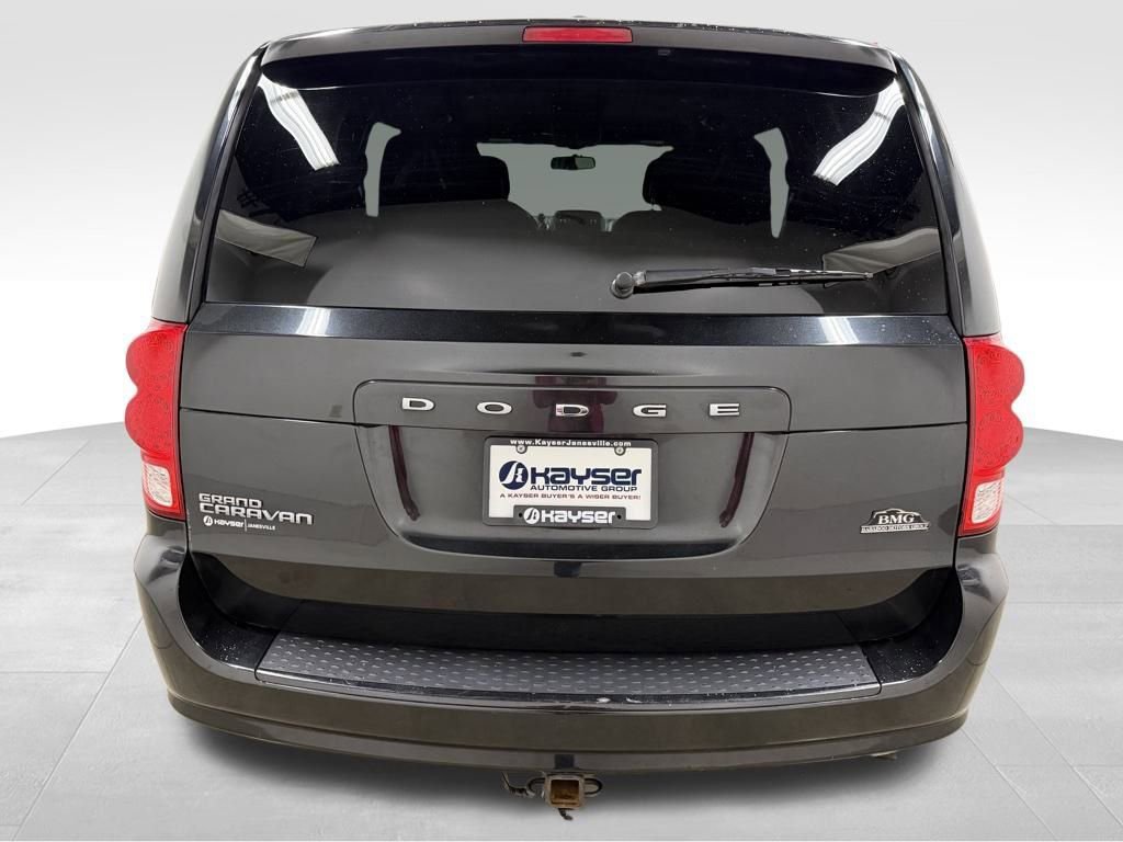 Used 2016 Dodge Grand Caravan SE image 4