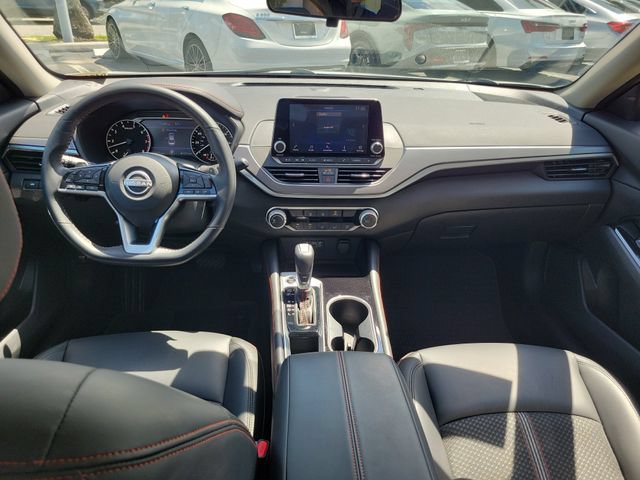 Used 2023 Nissan Altima 2.5 SR FWD image 12