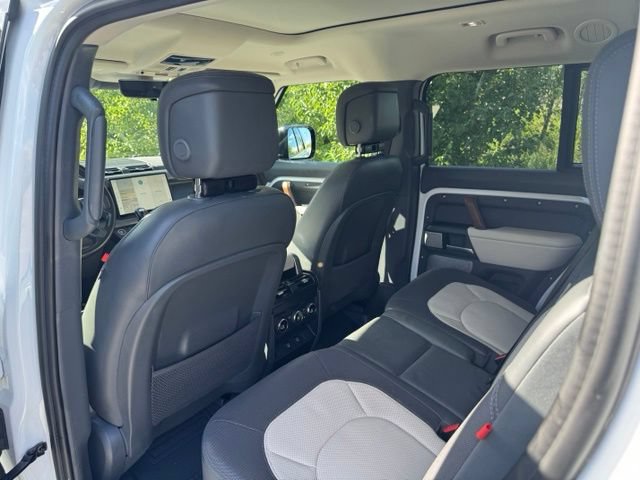 Certified 2024 Land Rover Defender 130 X-Dynamic SE AWD/4WD image 12