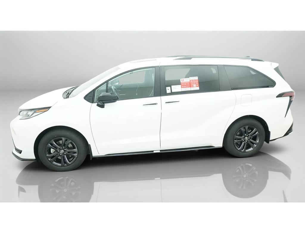 New 2026 Toyota Sienna XSE AWD/4WD image 3