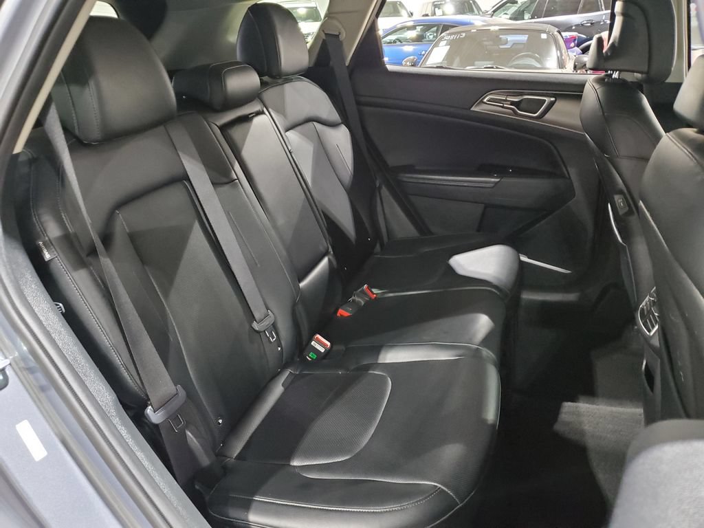 Used 2024 Kia Sportage EX FWD image 19
