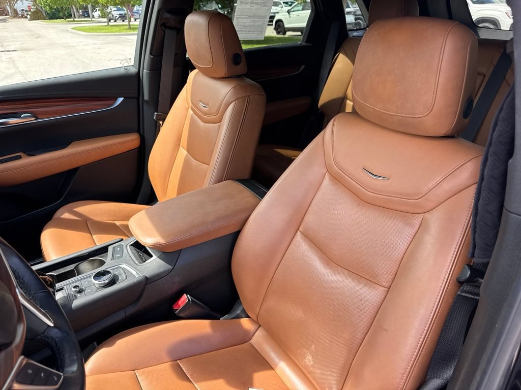 Used 2024 Cadillac XT5 Premium Luxury w/ Technology Package FWD image 10