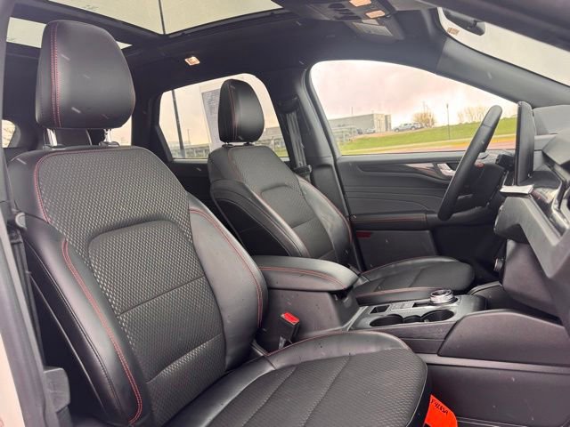 Used 2024 Ford Escape ST-Line w/ Tech Pack #1 AWD/4WD image 21