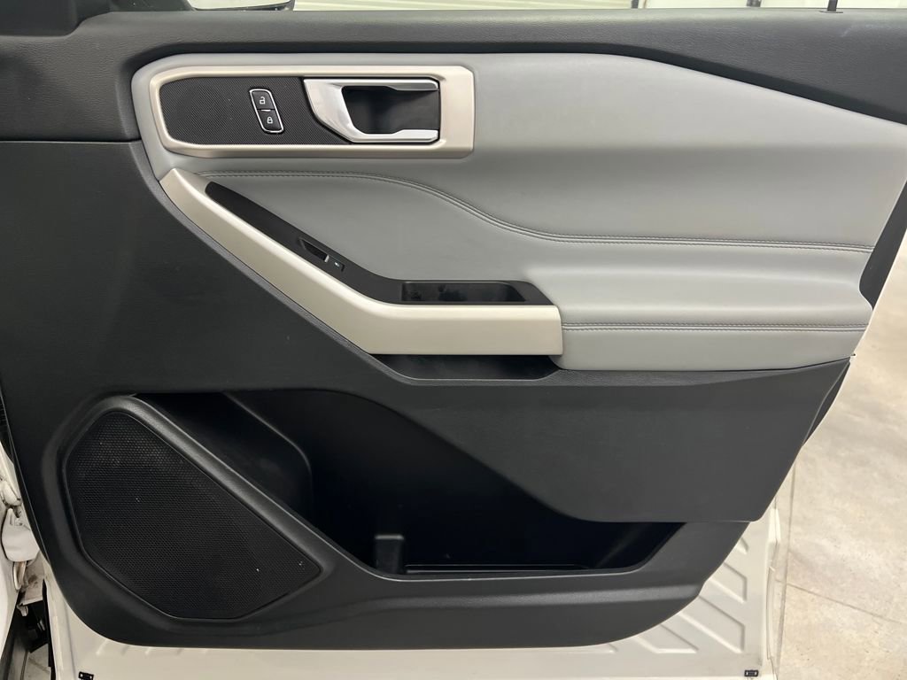Used 2021 Ford Explorer XLT w/ Equipment Group 202A image 27