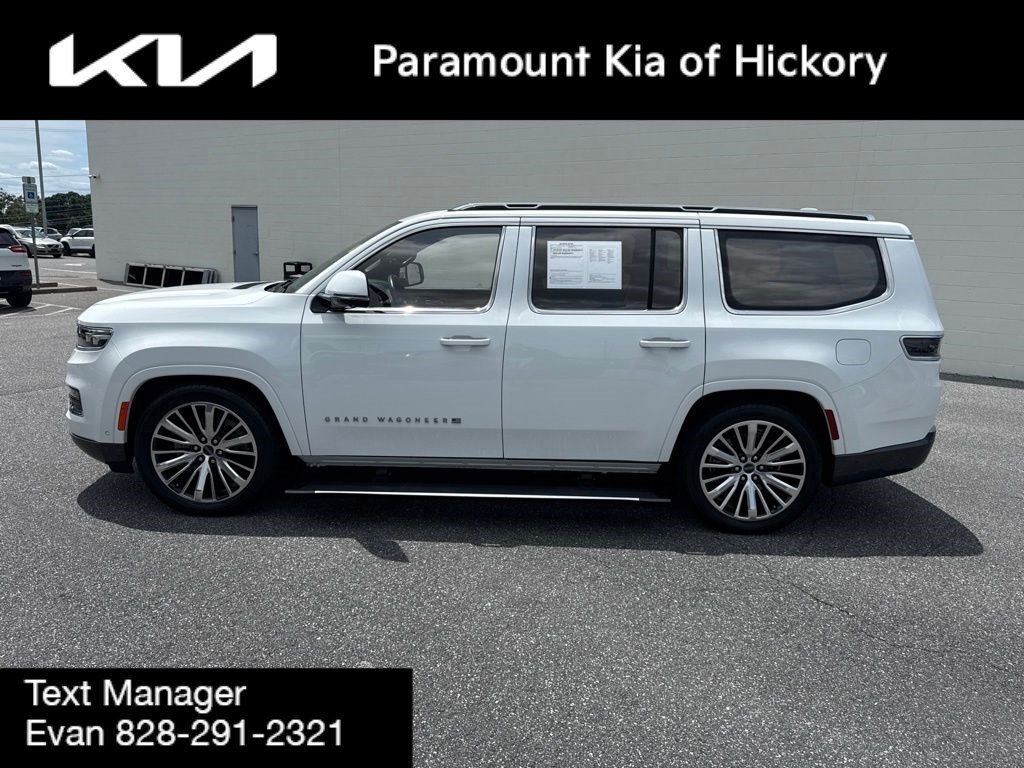 Used 2022 Jeep Grand Wagoneer Series III AWD/4WD image 4