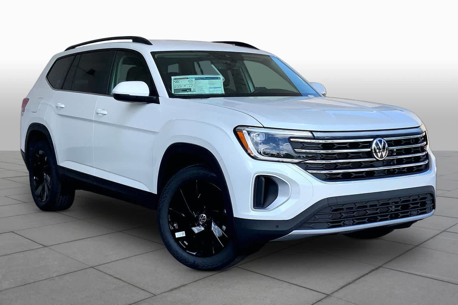 New 2026 Volkswagen Atlas SE FWD image 2