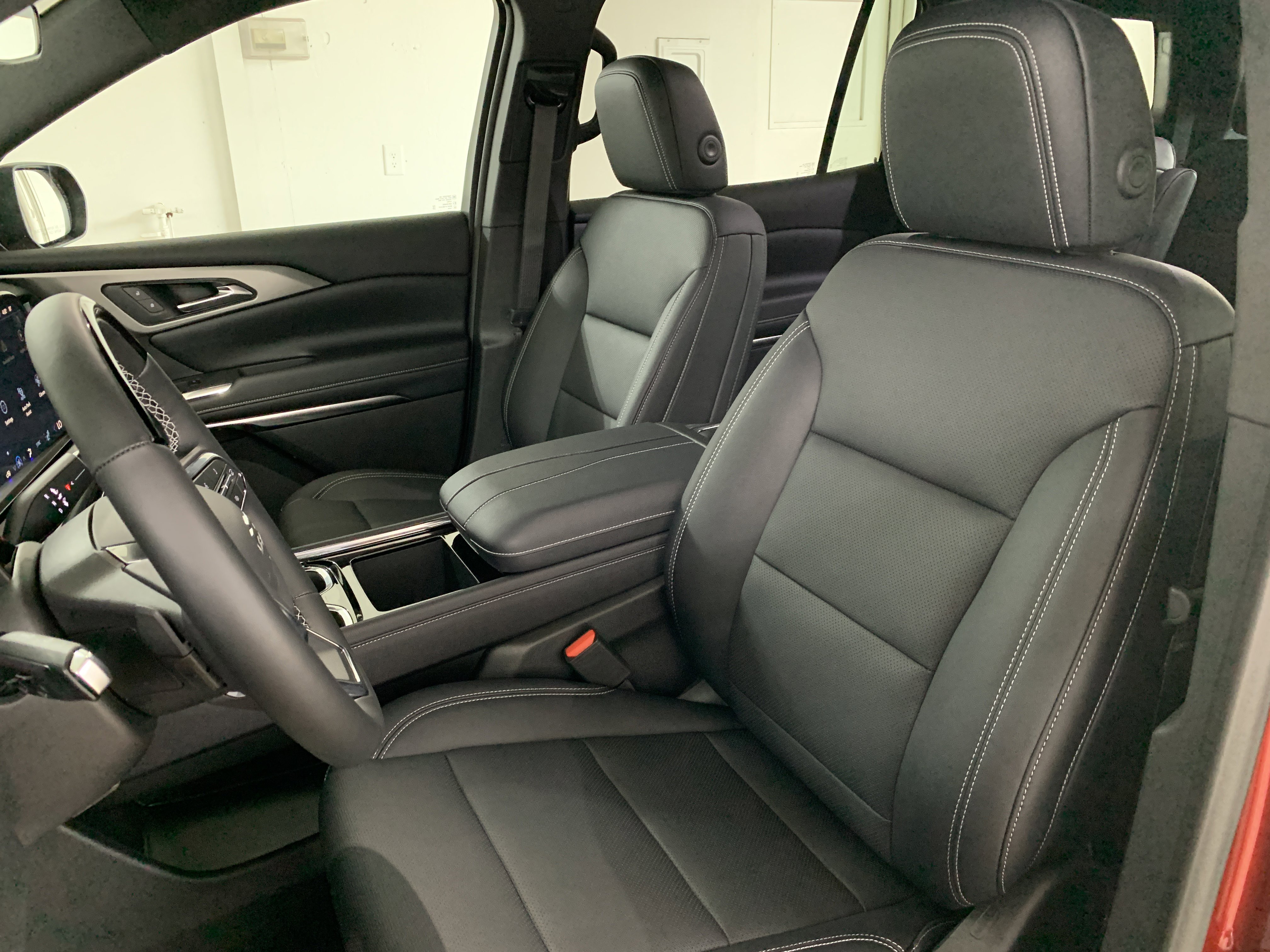 New 2025 Chevrolet Traverse LT w/ Enhanced Driving Package image 14