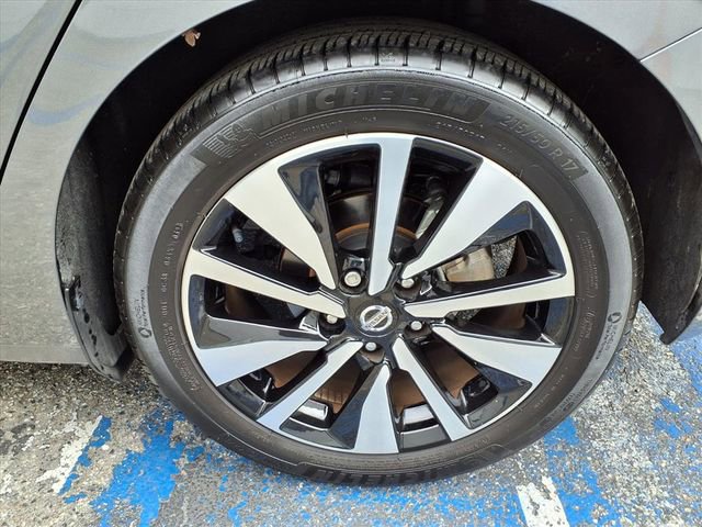 Used 2023 Nissan Sentra SV w/ SV Premium Package FWD image 18