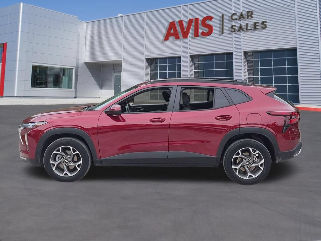 Used 2025 Chevrolet Trax LT w/ LT Convenience Package FWD image 10