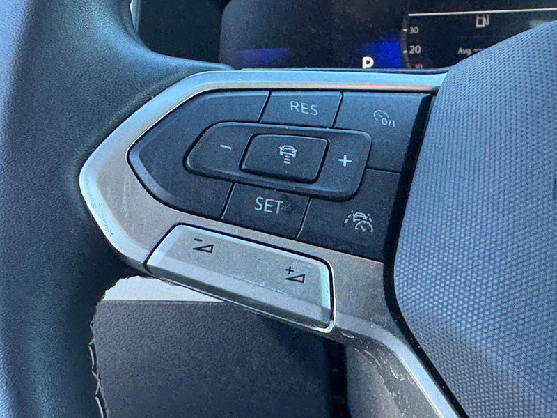 Used 2025 Volkswagen Taos SE image 18