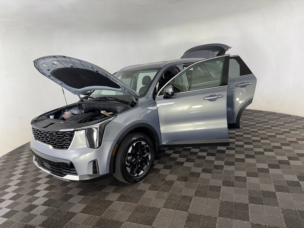 Used 2025 Kia Sorento S AWD/4WD image 13