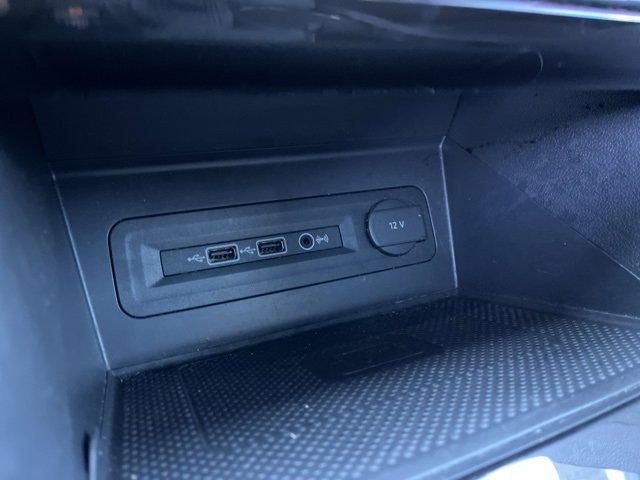 Used 2020 Volkswagen Atlas Cross Sport SEL image 26