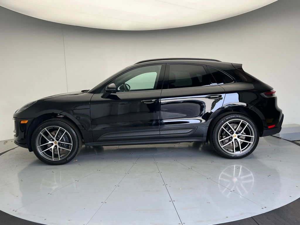 New 2026 Porsche Macan image 2