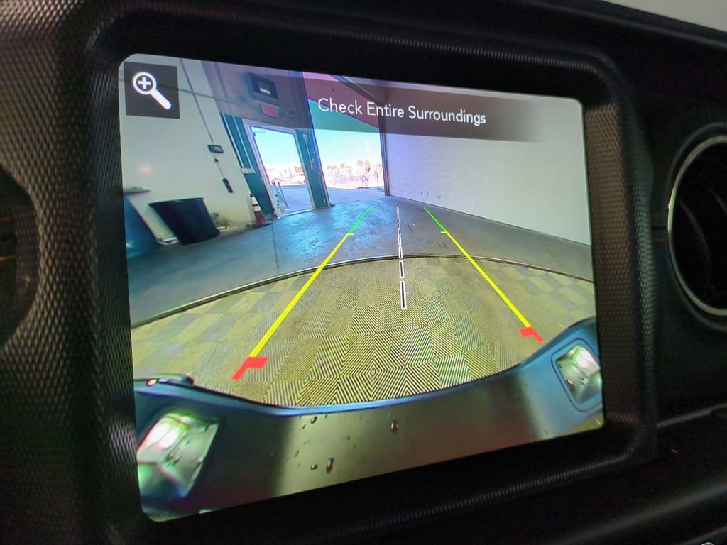 Used 2023 Jeep Gladiator Overland image 23