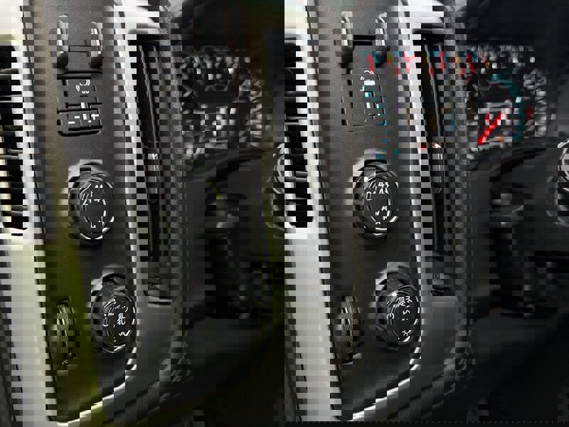 Used 2017 GMC Sierra 2500 SLT w/ Driver Alert Package image 33