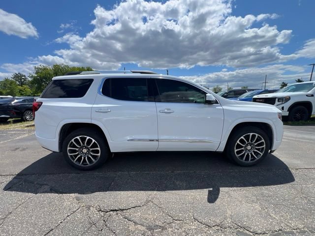 Used 2021 GMC Acadia Denali w/ Denali Ultimate Package AWD/4WD image 4