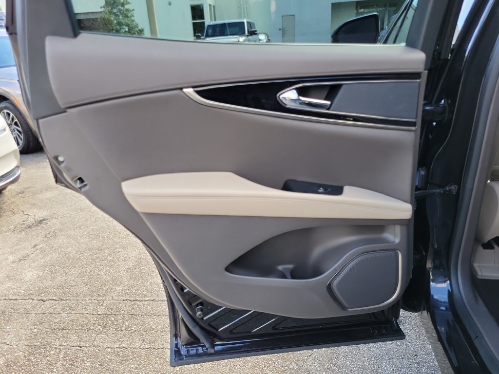 Certified 2022 Lincoln Nautilus FWD w/ Premium Package image 10