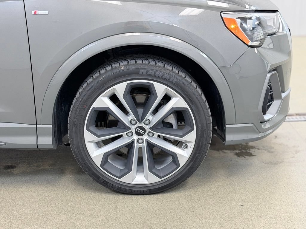 Used 2021 Audi Q3 2.0T Premium w/ Convenience Package AWD/4WD image 4