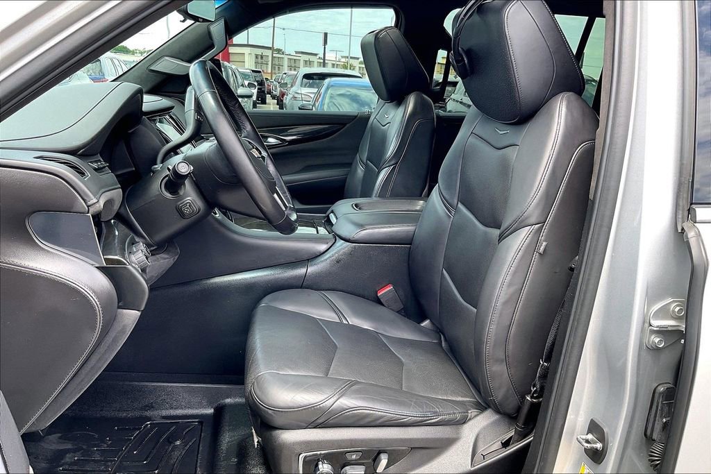 Used 2019 Cadillac Escalade ESV Platinum AWD/4WD image 31