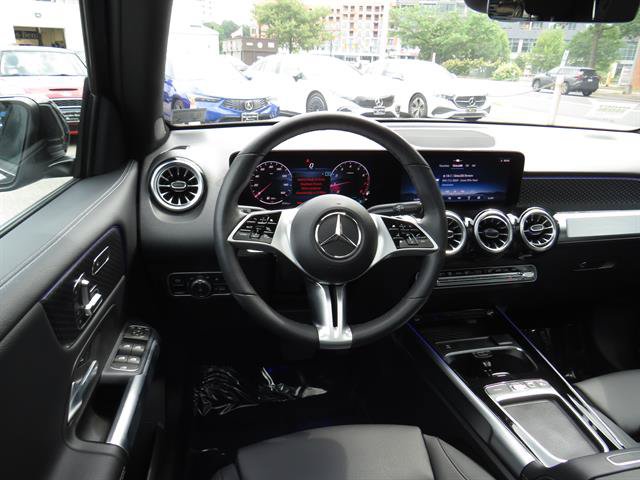 Used 2026 Mercedes-Benz GLB 250 4MATIC image 9