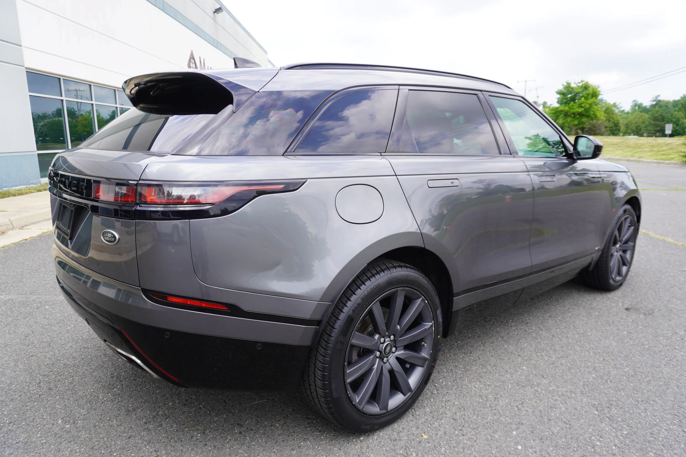 Used 2018 Land Rover Range Rover Velar R-Dynamic HSE AWD/4WD image 7