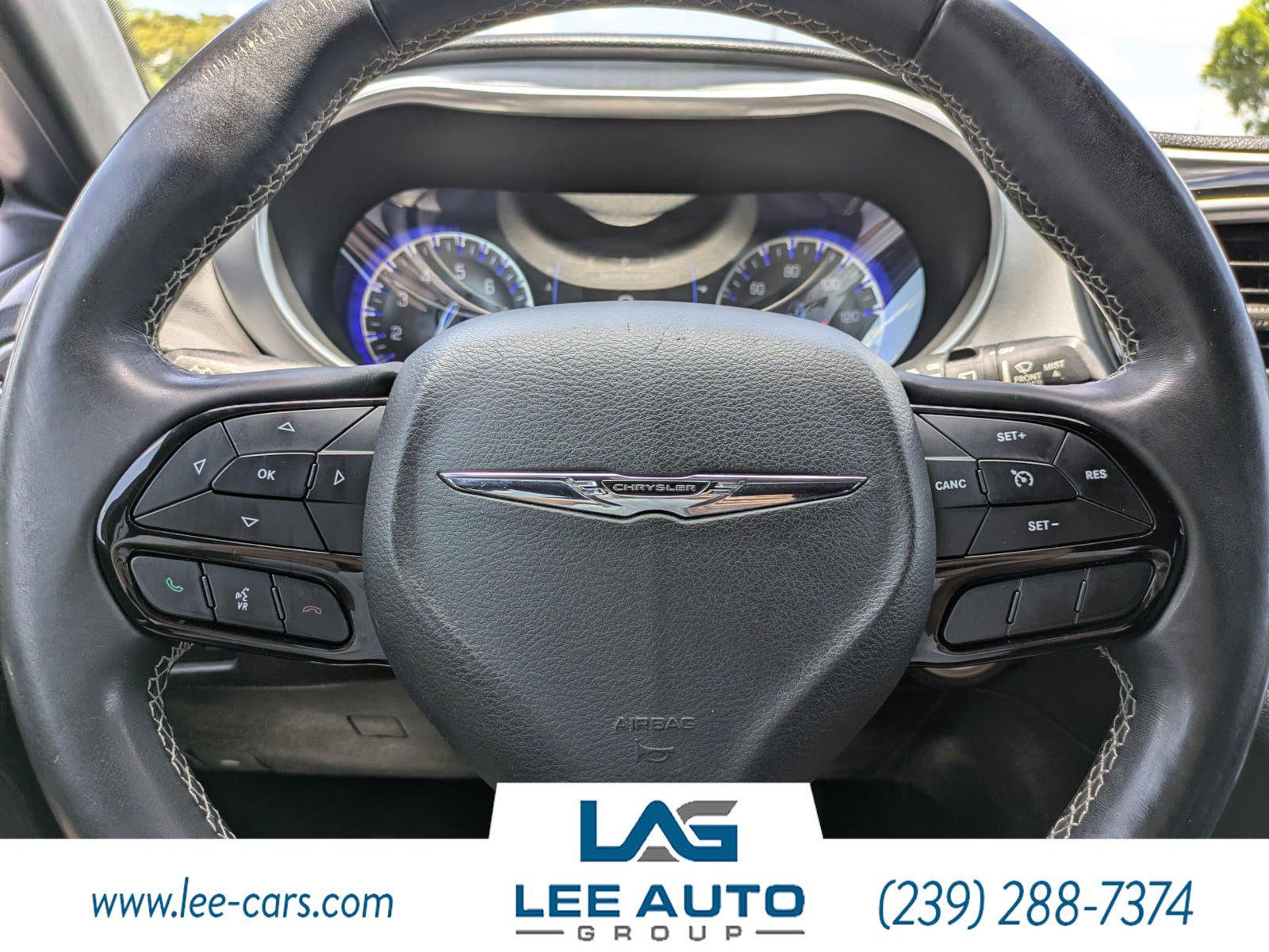 Used 2018 Chrysler Pacifica Touring-L w/ Premium Audio Group FWD image 21