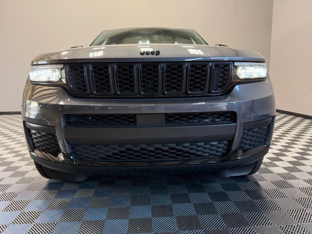 Used 2023 Jeep Grand Cherokee L Laredo AWD/4WD image 3