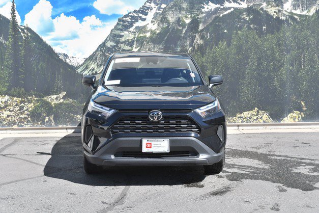 Certified 2025 Toyota RAV4 LE AWD/4WD image 5