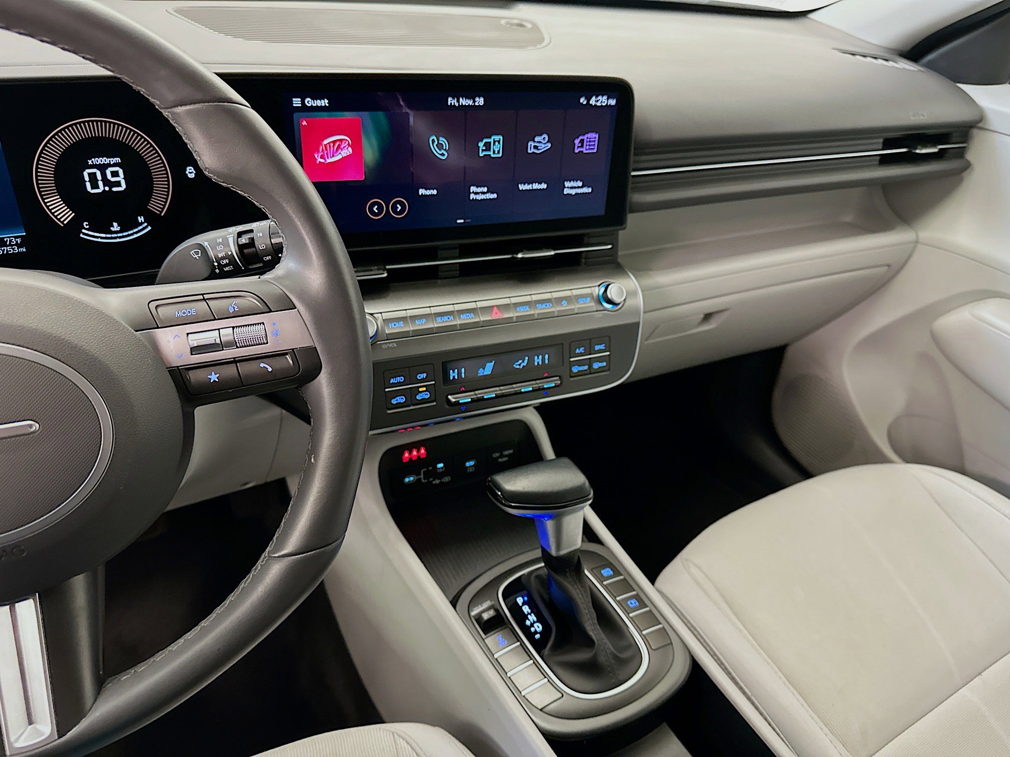 Used 2025 Hyundai Kona SEL image 25