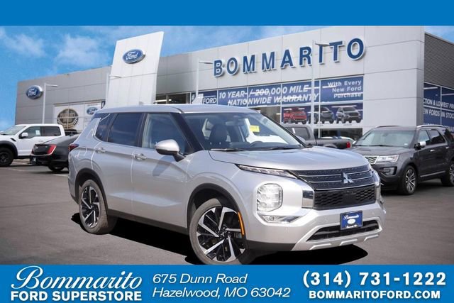 Used 2024 Mitsubishi Outlander SE image 1