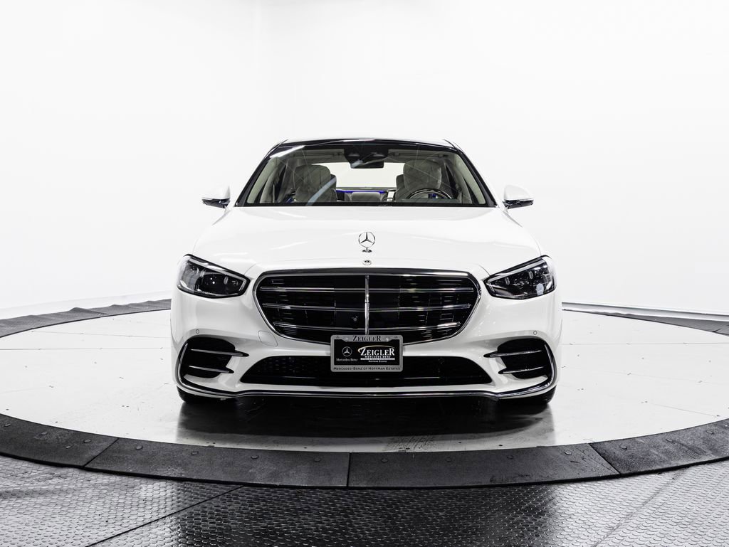 Used 2023 Mercedes-Benz S 580 4MATIC Sedan image 2