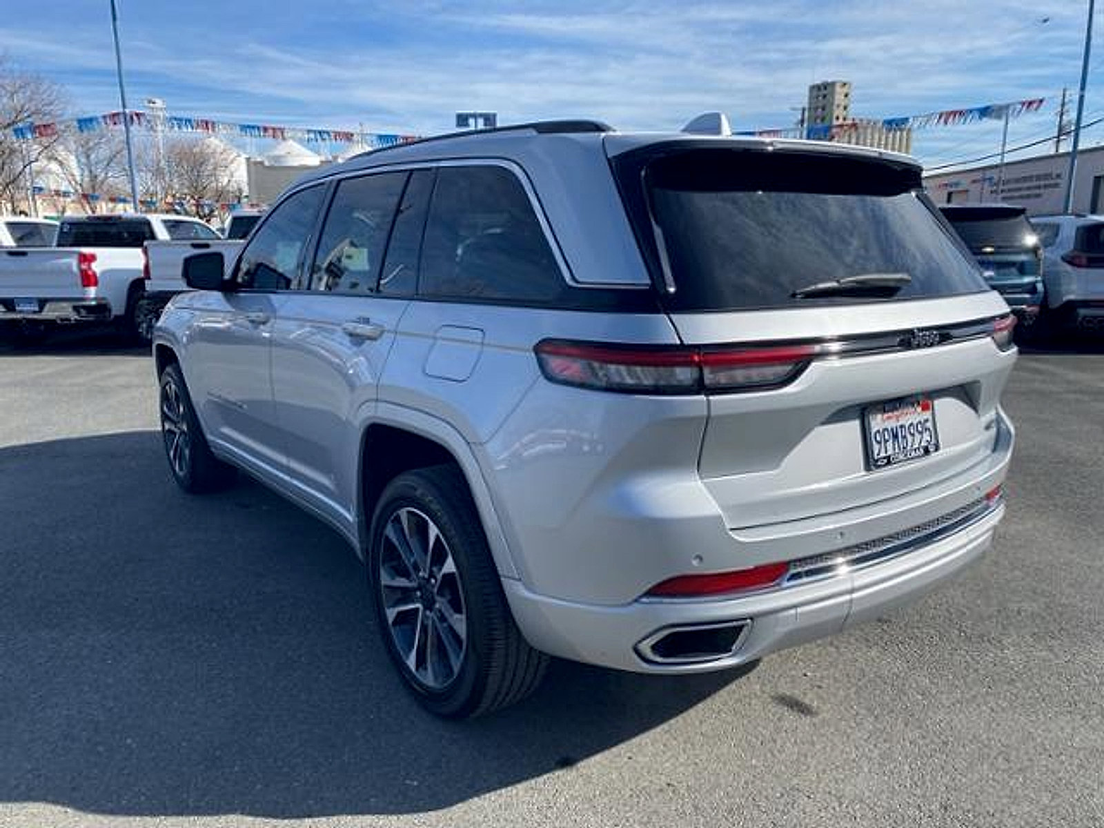 Used 2022 Jeep Grand Cherokee Overland RWD image 11