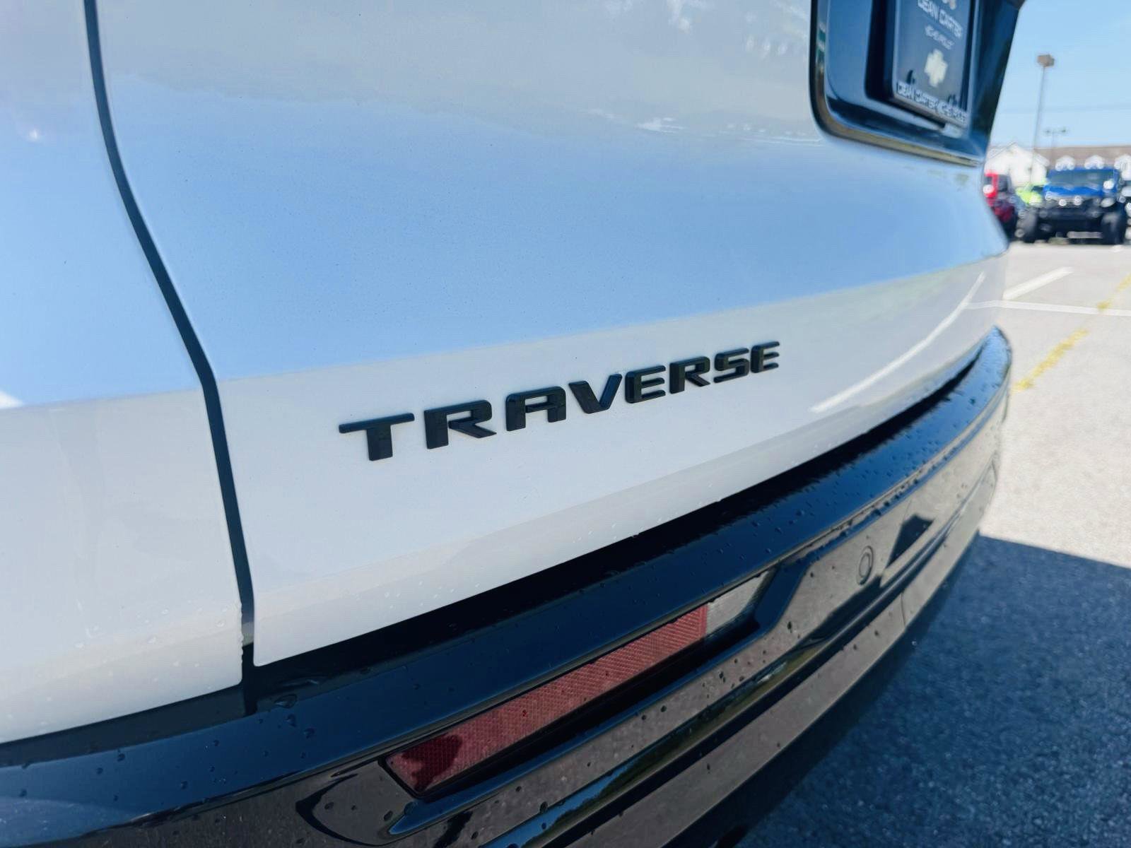 Used 2024 Chevrolet Traverse RS image 20