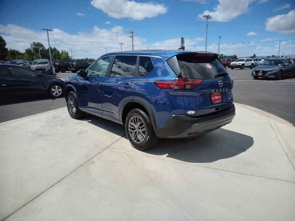 Used 2023 Nissan Rogue S AWD/4WD image 5