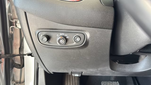 Used 2020 Chevrolet Equinox LT FWD image 18