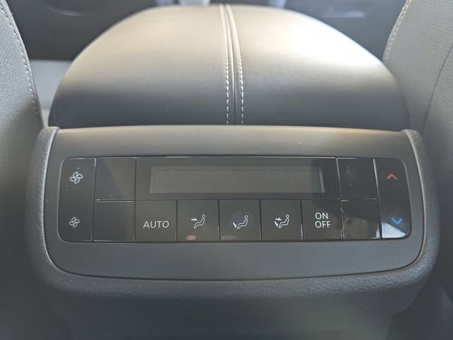 Used 2025 Nissan Pathfinder SV image 26