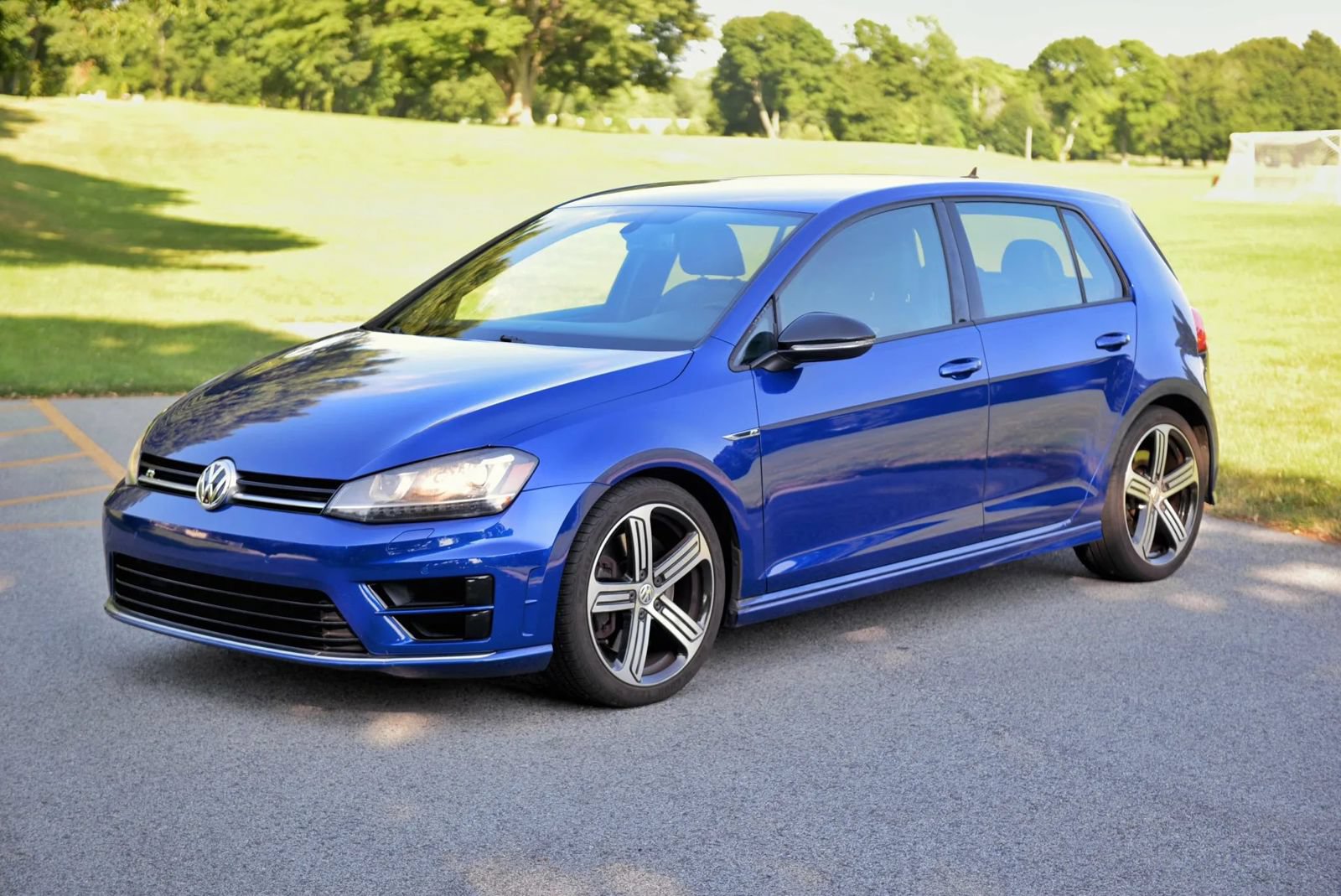 Used 2015 Volkswagen Golf R 4-Door AWD/4WD image 5