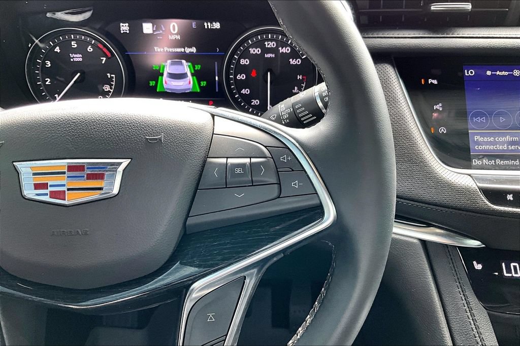 Used 2025 Cadillac XT5 Premium Luxury w/ Technology Package AWD/4WD image 21