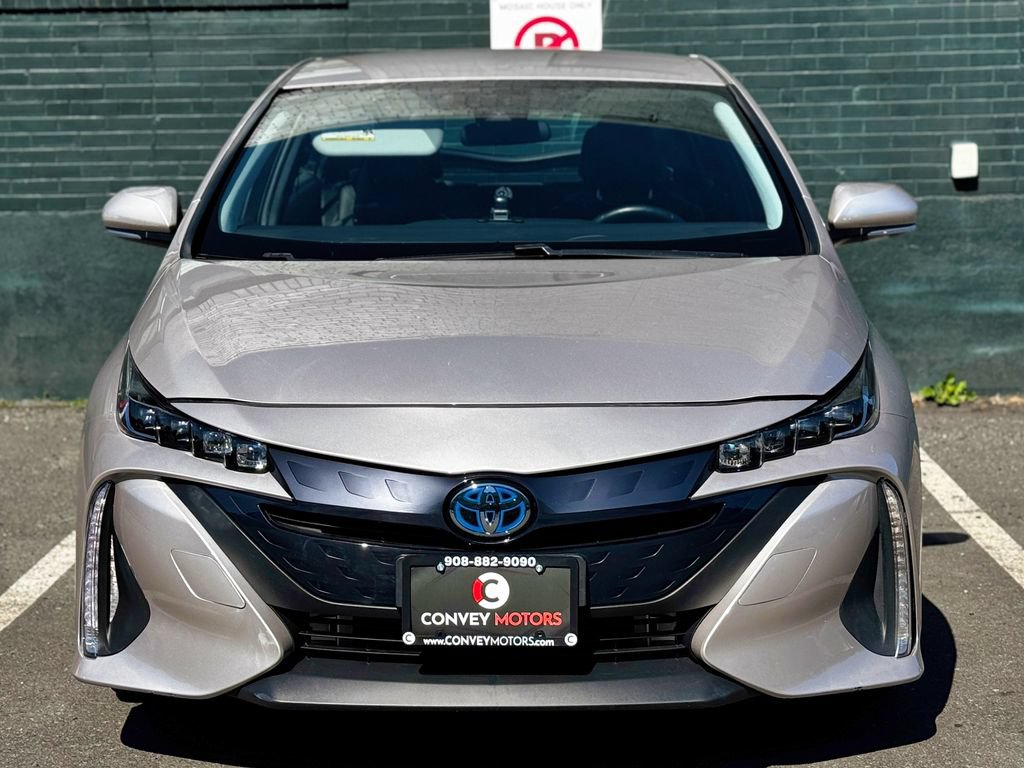 Used 2017 Toyota Prius Prime Premium w/ Preferred Accessory Package FWD image 3