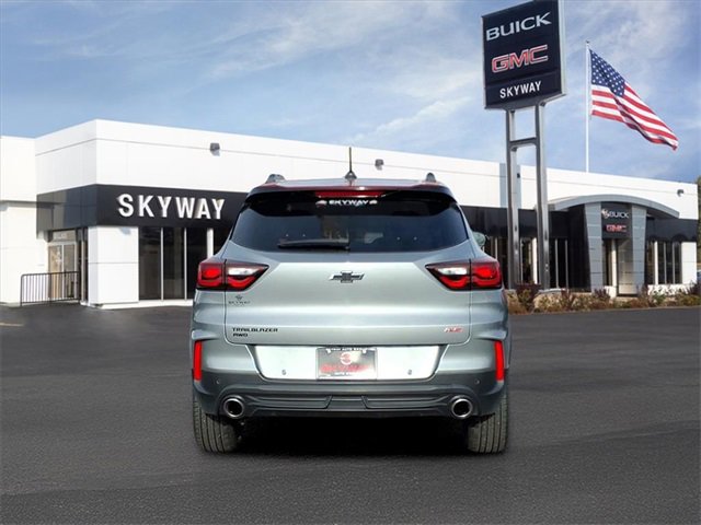 Used 2024 Chevrolet TrailBlazer RS w/ Driver Confidence Package image 5