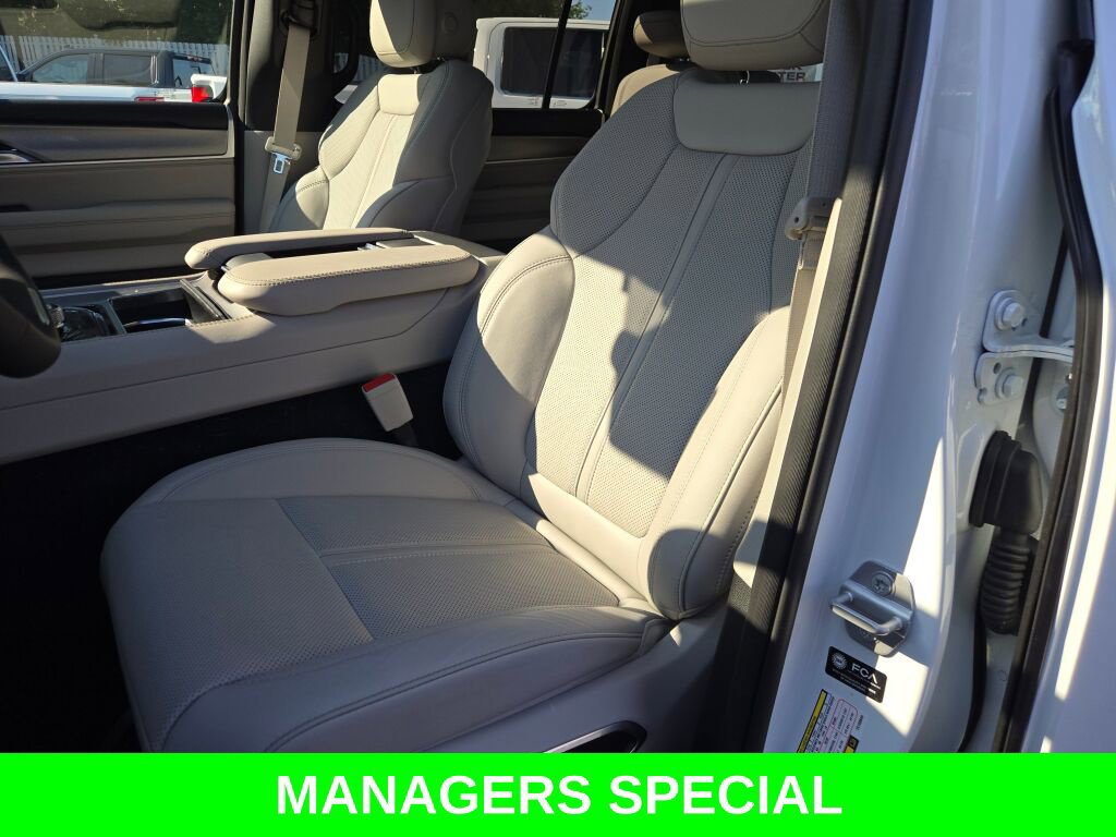 New 2026 Jeep Grand Wagoneer Limited AWD/4WD image 30