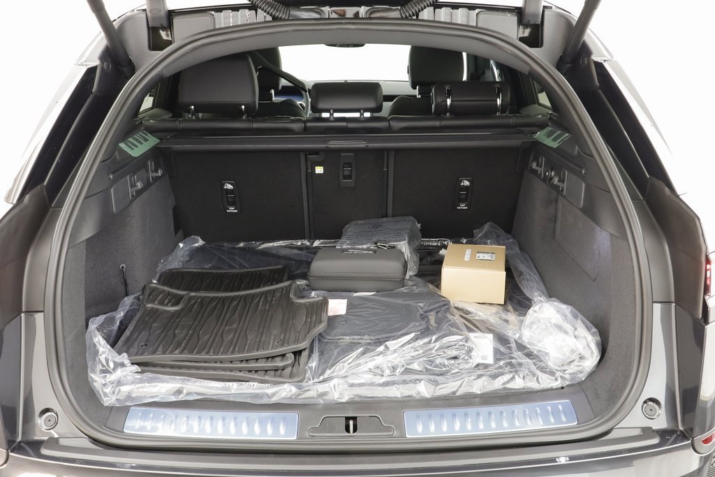 New 2026 Land Rover Range Rover Velar S image 18