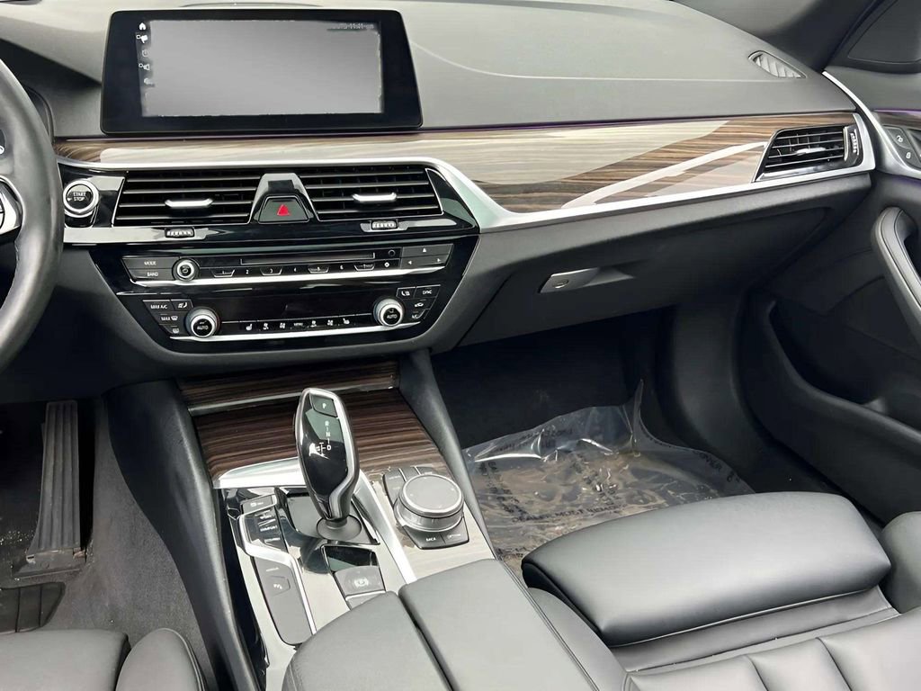 Used 2018 BMW 530e xDrive image 21