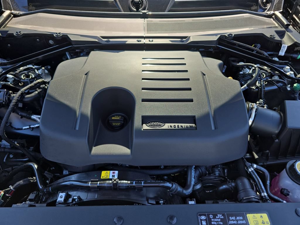 New 2026 Land Rover Defender 110 X-Dynamic SE AWD/4WD image 32