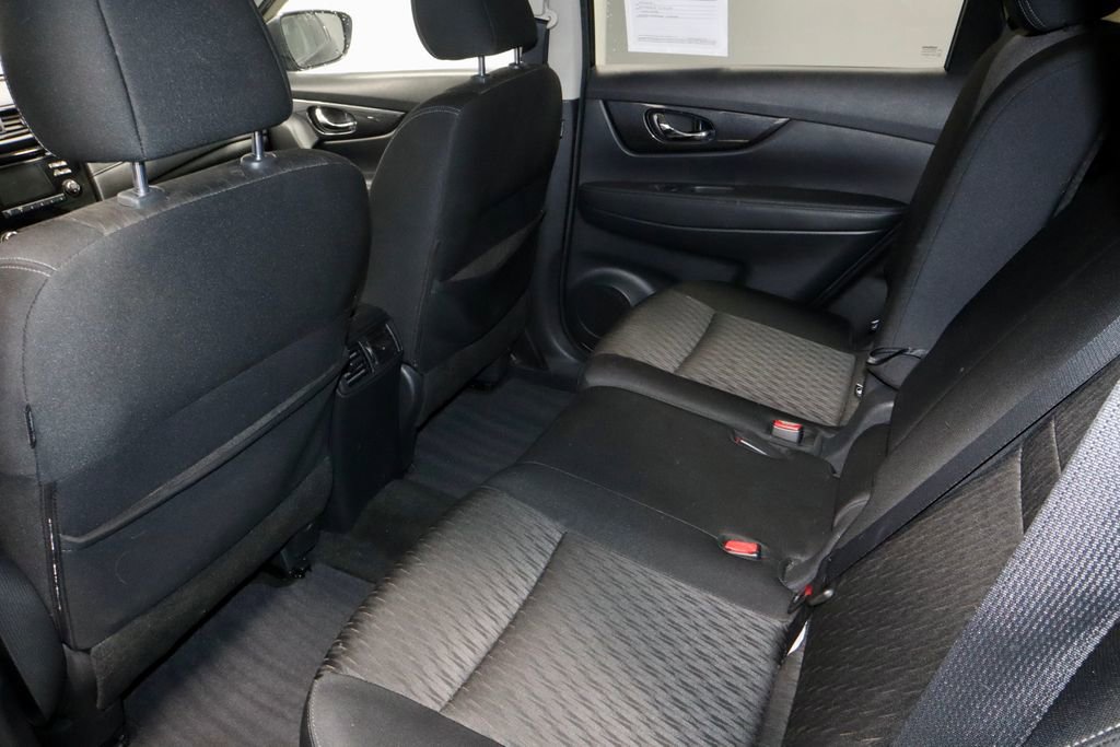 Used 2017 Nissan Rogue S w/ S Appearance Package FWD image 21
