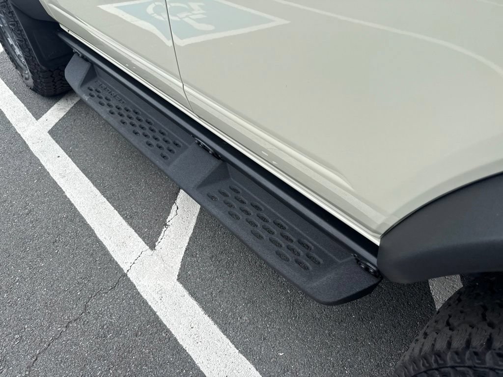 Used 2025 Ford Bronco Badlands AWD/4WD image 13