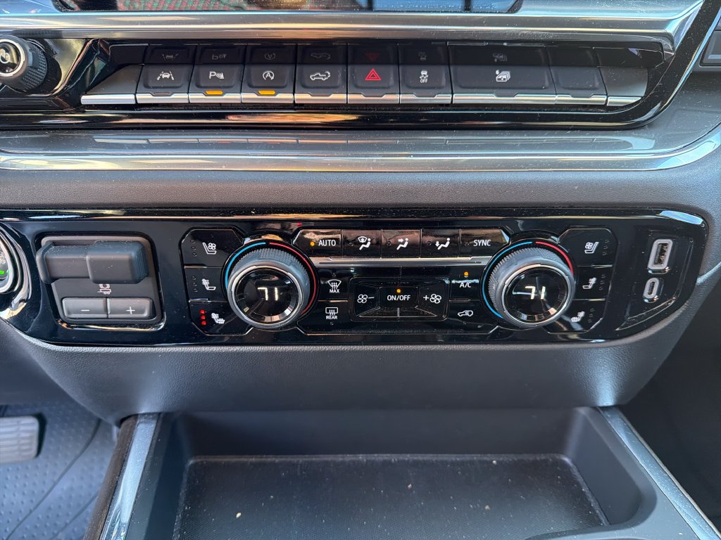 Used 2025 Chevrolet Silverado 1500 High Country w/ High Country Premium Package AWD/4WD image 27